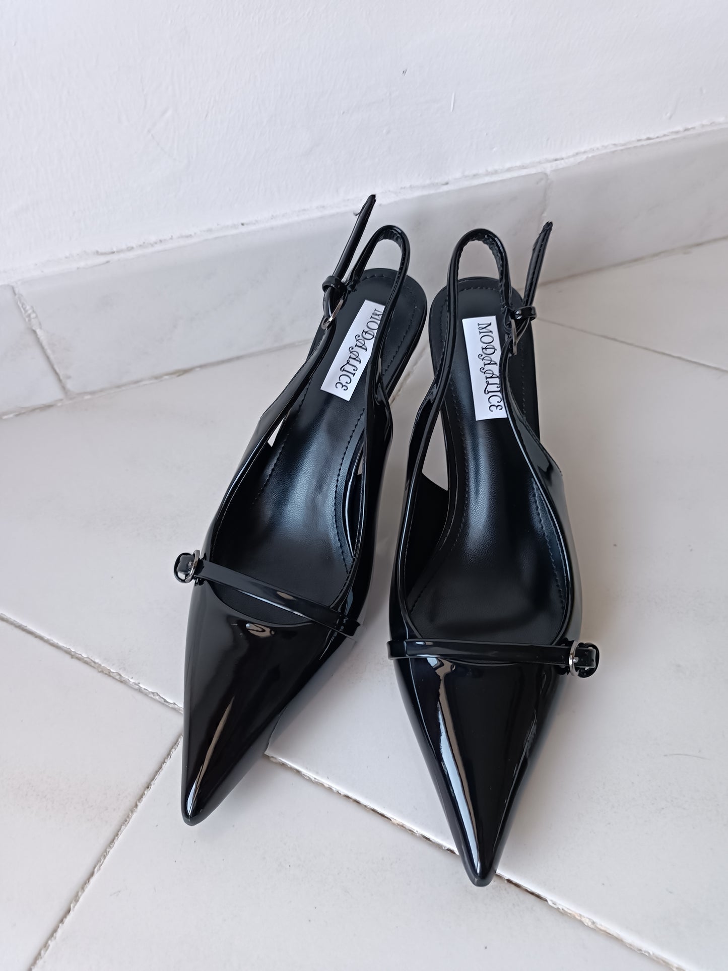 Kitten heels