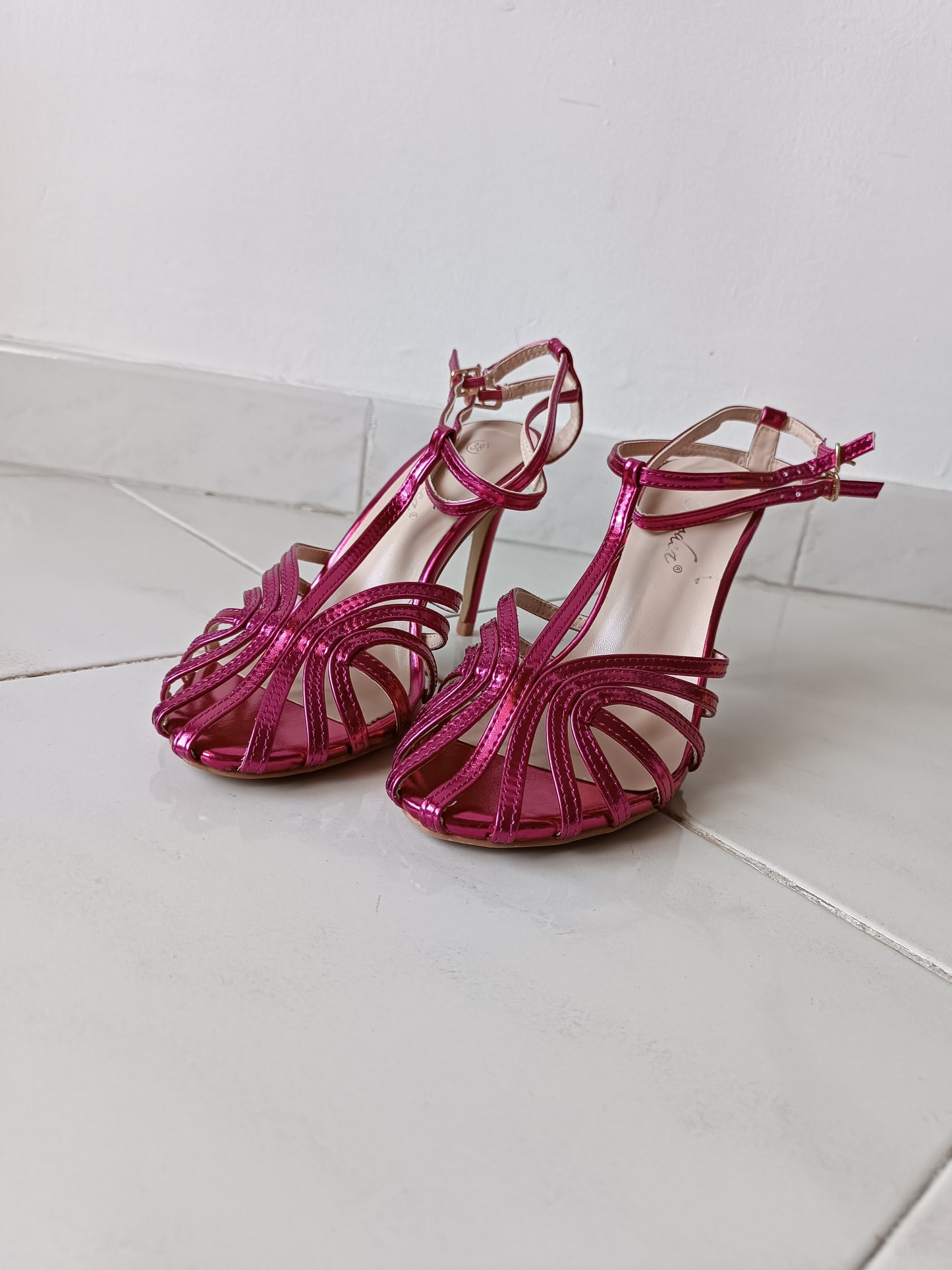Mesh heels