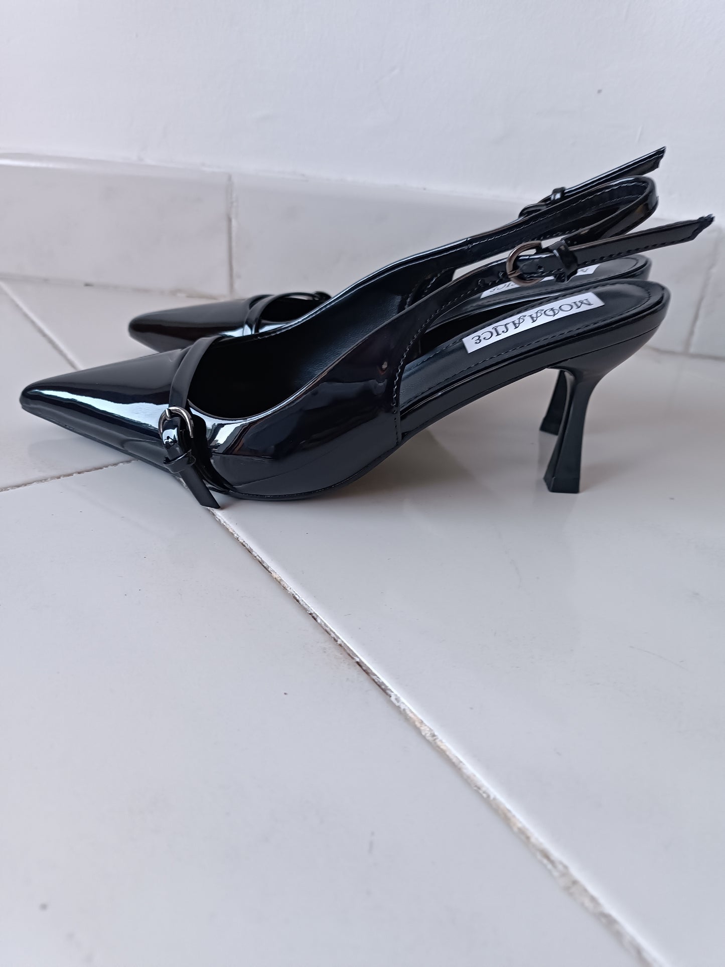 Kitten heels