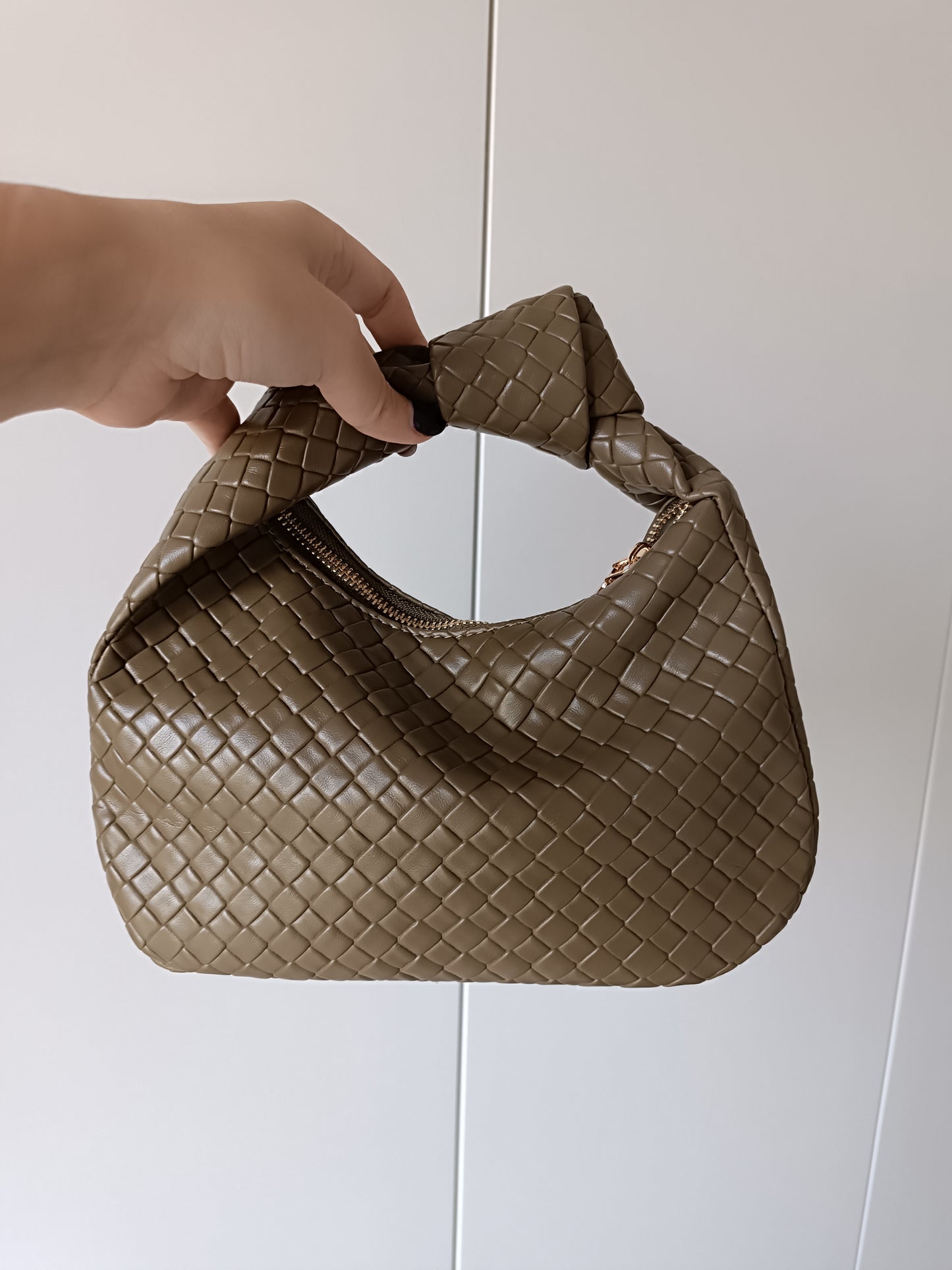 Hand bag knot Bottega