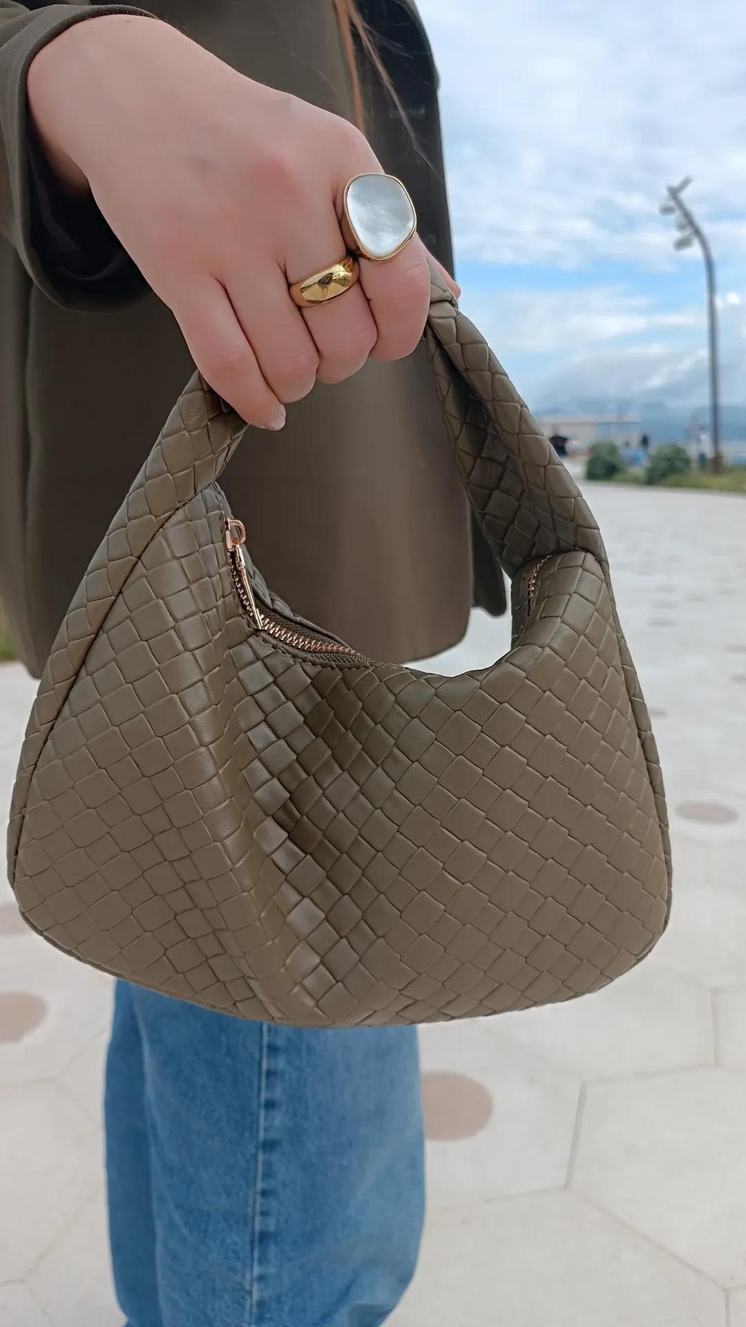 Hand bag knot Bottega